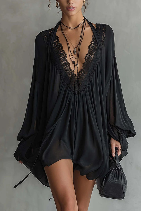 Vestido Mini de gasa negra con cuello de encaje