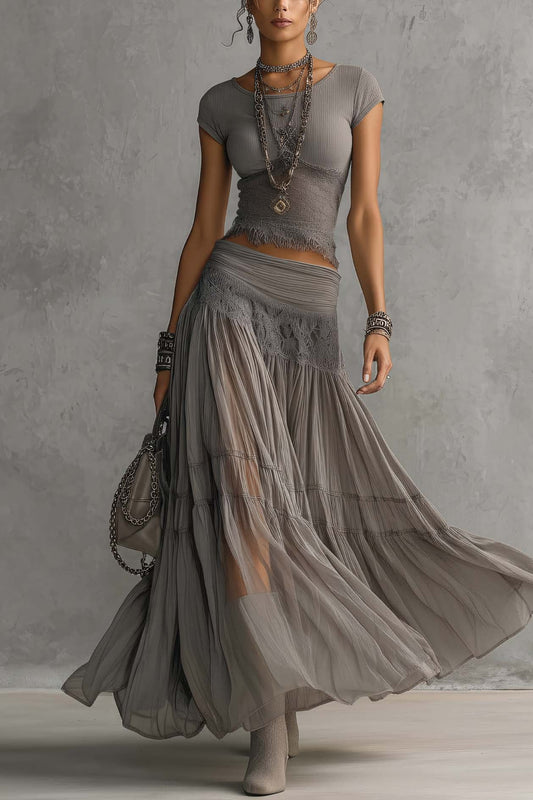 Conjunto de top de encaje gris y falda larga plisada
