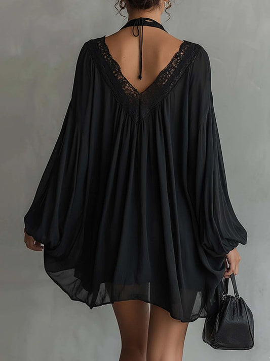 Vestido Mini de gasa negra con cuello de encaje