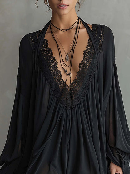 Vestido Mini de gasa negra con cuello de encaje