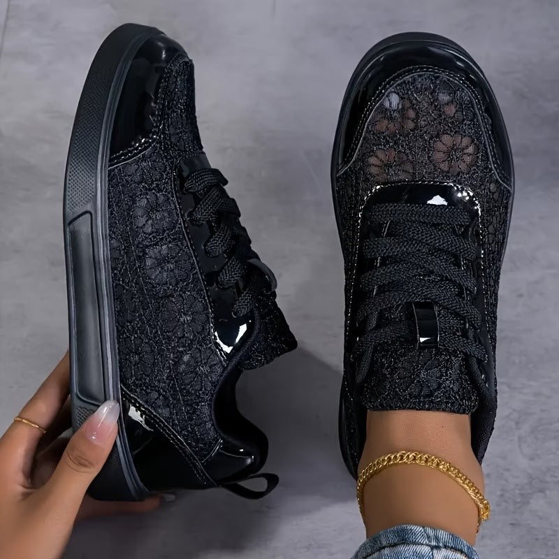 Encaje | Zapatillas con encaje floral