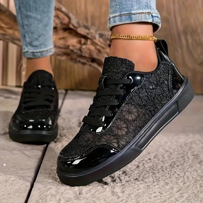 Encaje | Zapatillas con encaje floral