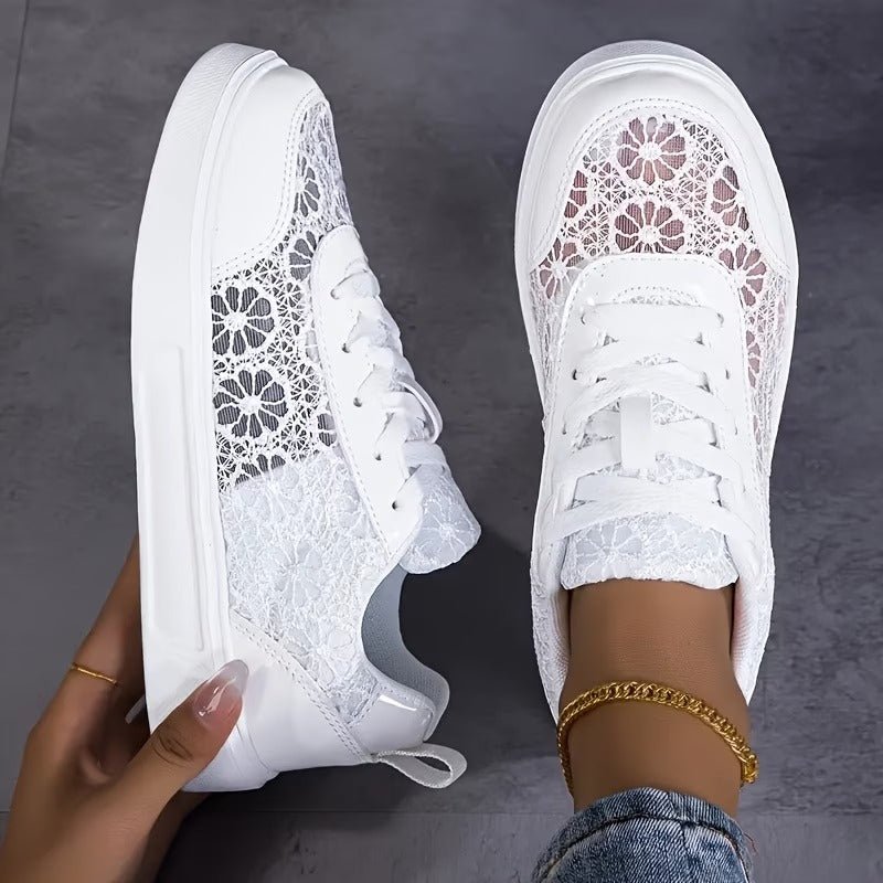 Encaje | Zapatillas con encaje floral