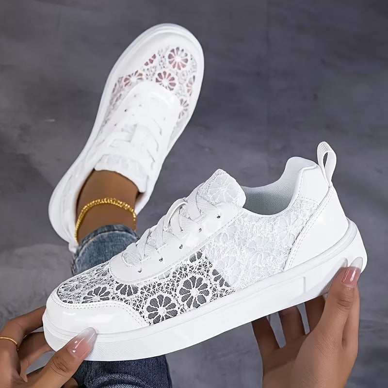 Encaje | Zapatillas con encaje floral