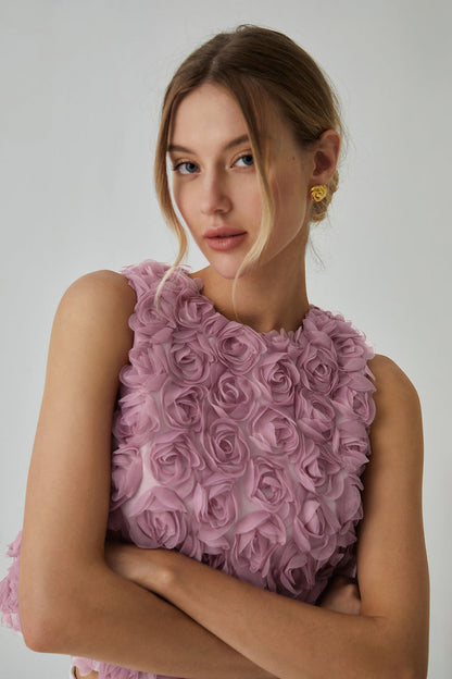 Blusa romántica con estampado floral variado