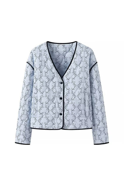 Abrigo de invierno con ribete en contraste y botones estampados
