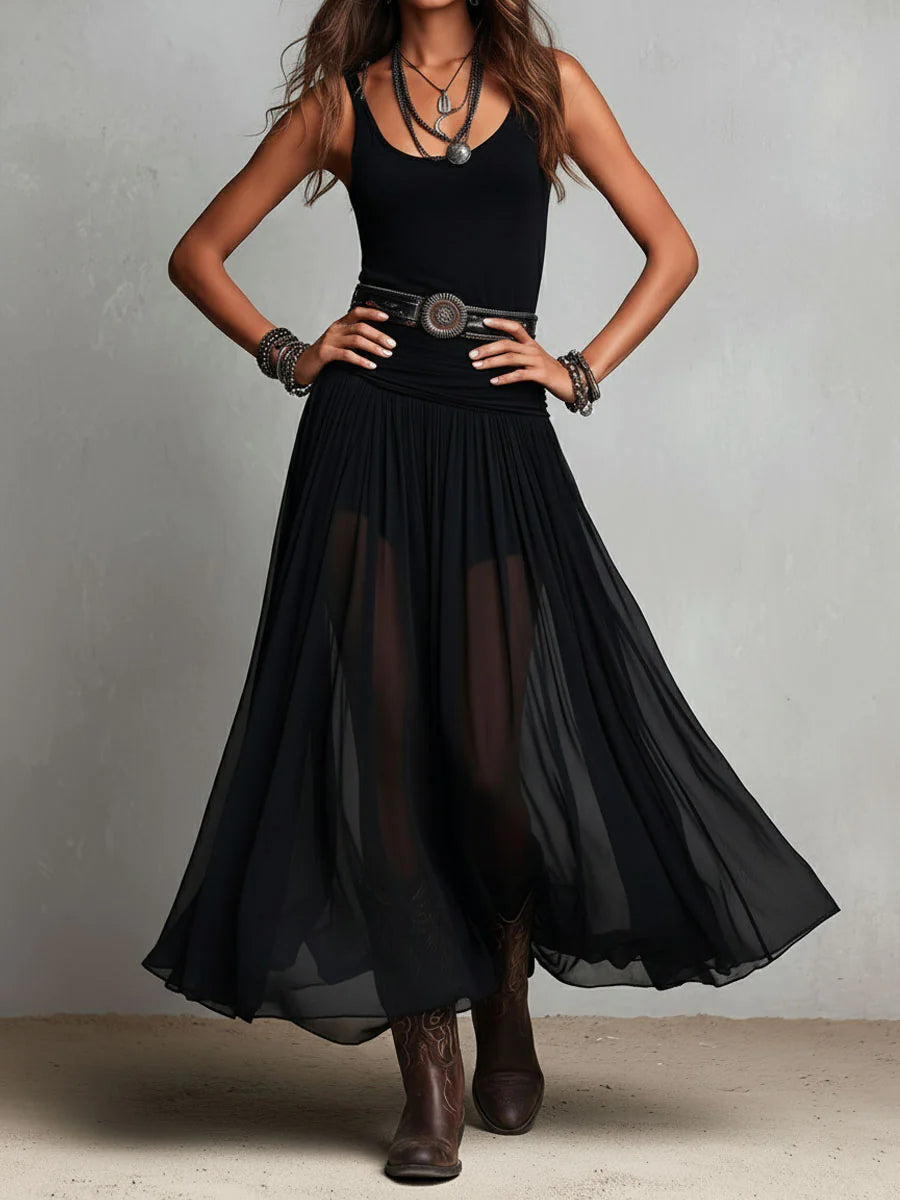 Conjunto de top negro y falda larga de tul
