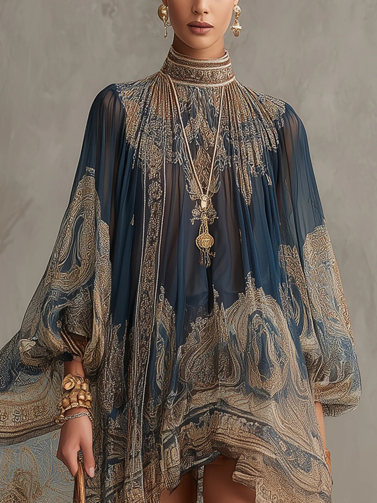 Vestido mini asimétrico con estampado barroco en azul marino y cuello alto