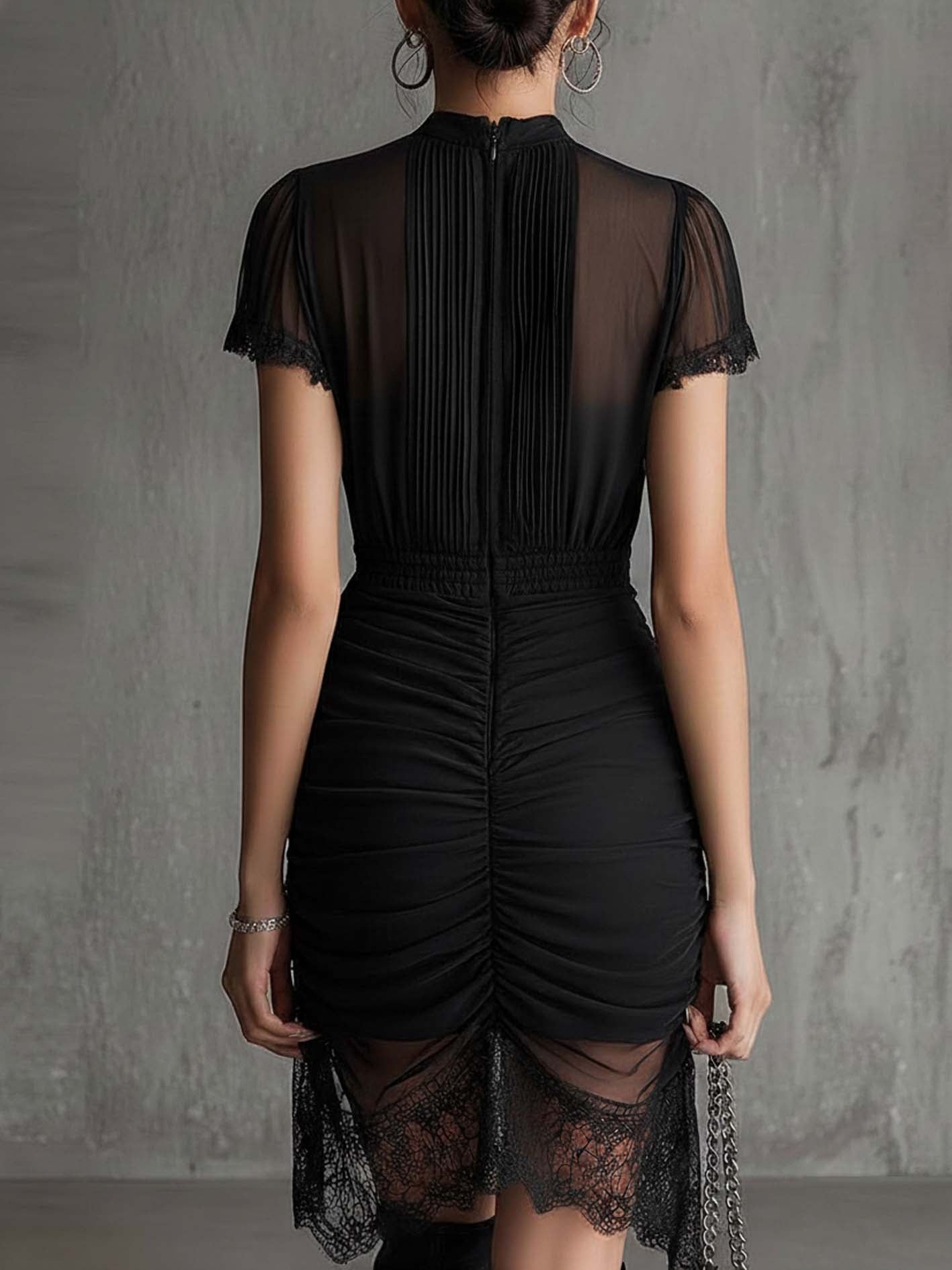 Minivestido negro de gasa con cintura plisada