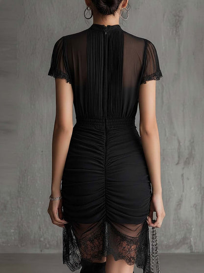 Minivestido negro de gasa con cintura plisada