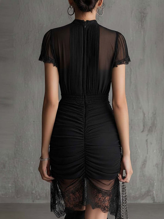 Minivestido negro de gasa con cintura plisada