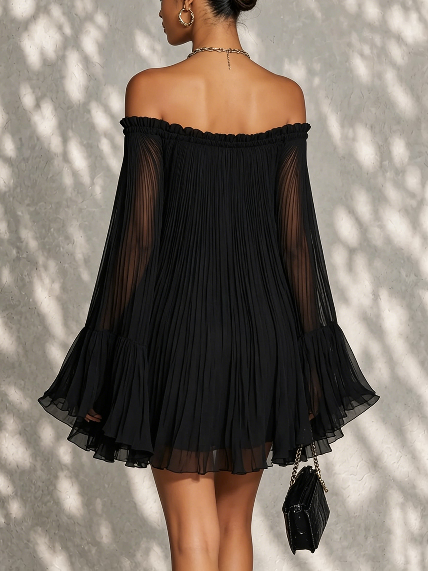 Vestido mini con mangas acampanadas y volantes