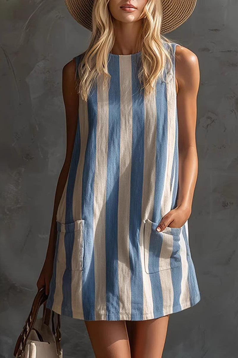 Vestido mini sin mangas a rayas con cuello redondo