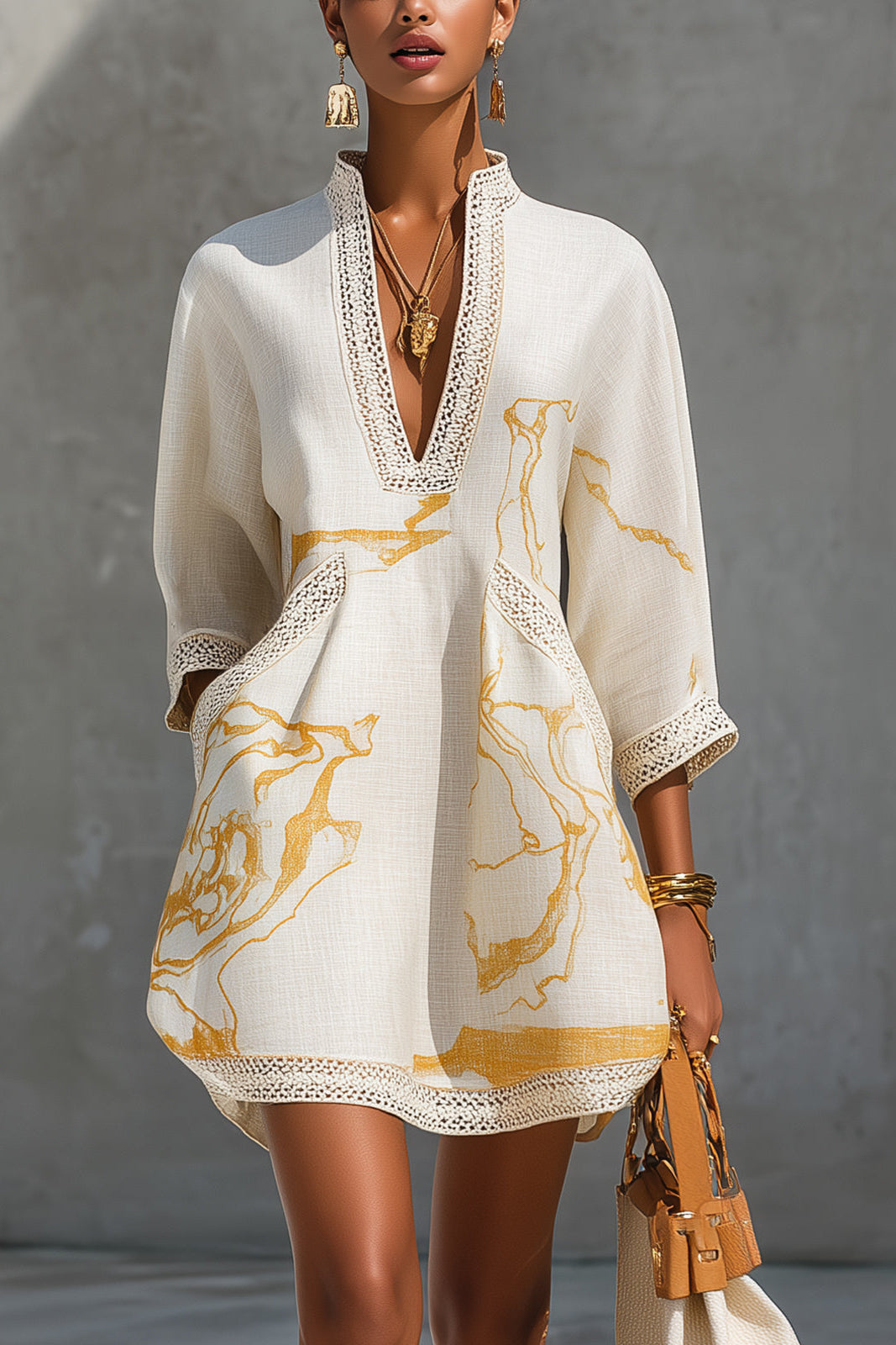 Vestido mini de viscosa estampado en dorado y marfil
