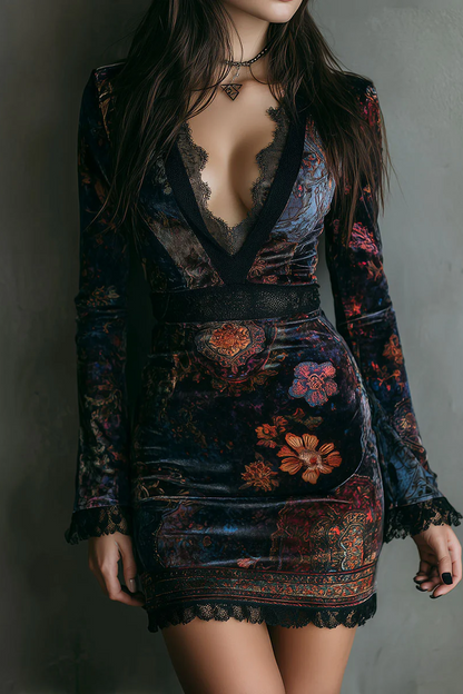 Vestido mini de corte entallado de terciopelo con encaje y estampado floral