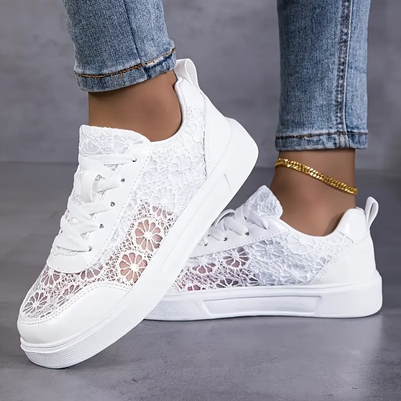 Encaje | Zapatillas con encaje floral