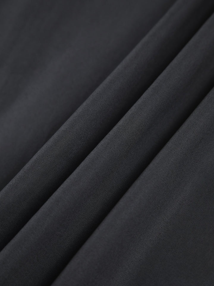 Vestido Elegance – Corte Entallado y Falda Fluida