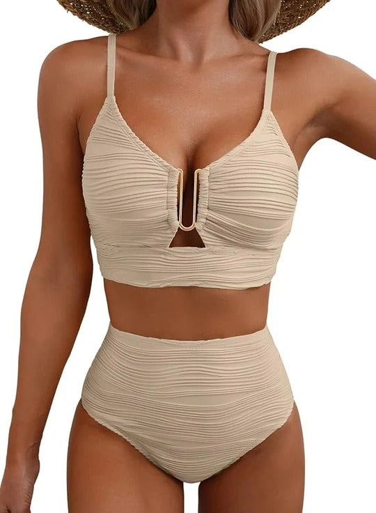 Bikini Elegance | Cintura Alta y Escote con Detalle Dorado