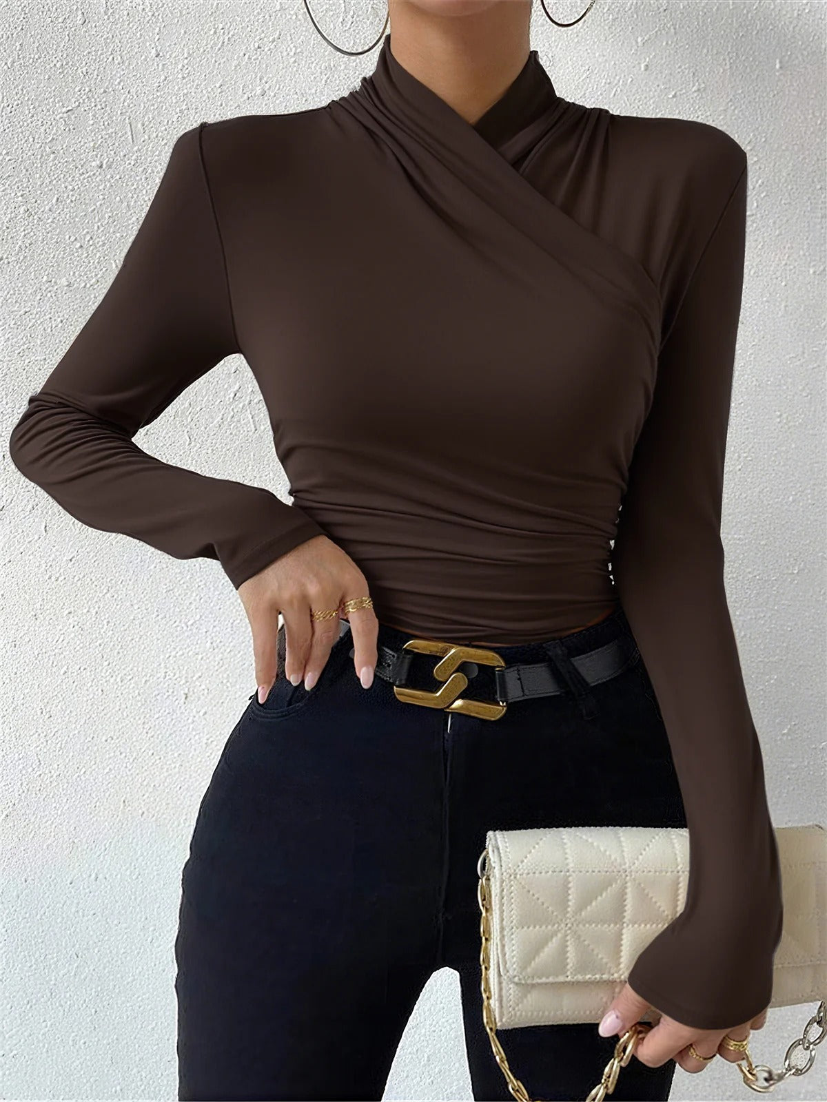 Camiseta Elegance de Cuello Cruzado con Fruncido