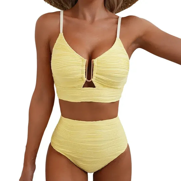Bikini Elegance | Cintura Alta y Escote con Detalle Dorado