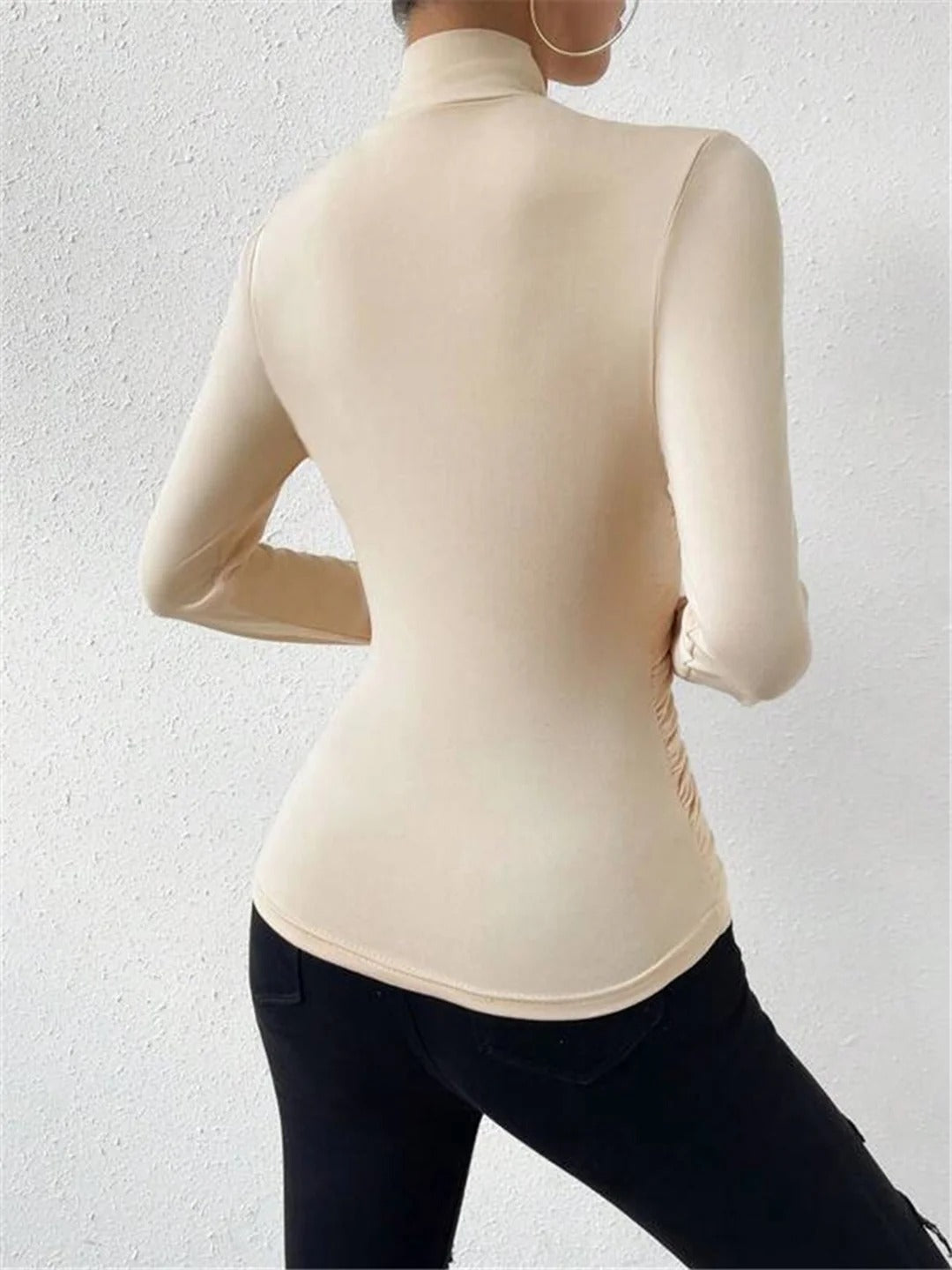 Camiseta Elegance de Cuello Cruzado con Fruncido